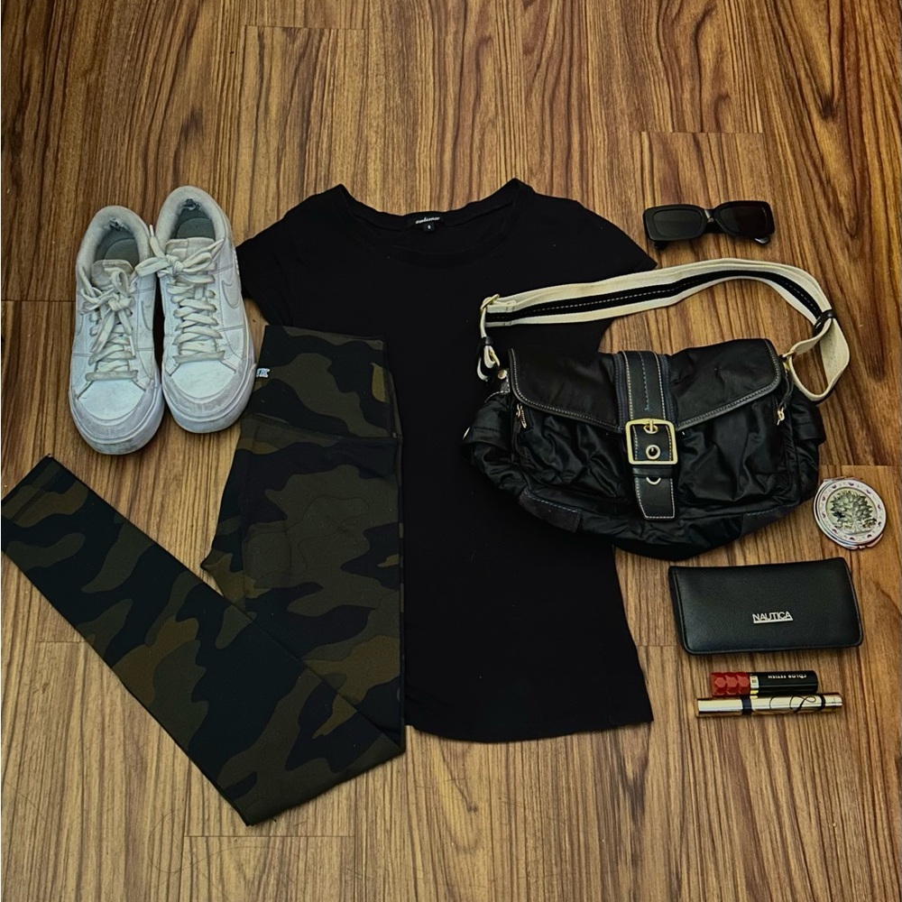 PINK Victoria's Secret Camouflage Leggings